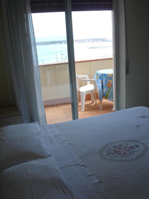 Hotel La Rusticana Giardini Naxos Room photo