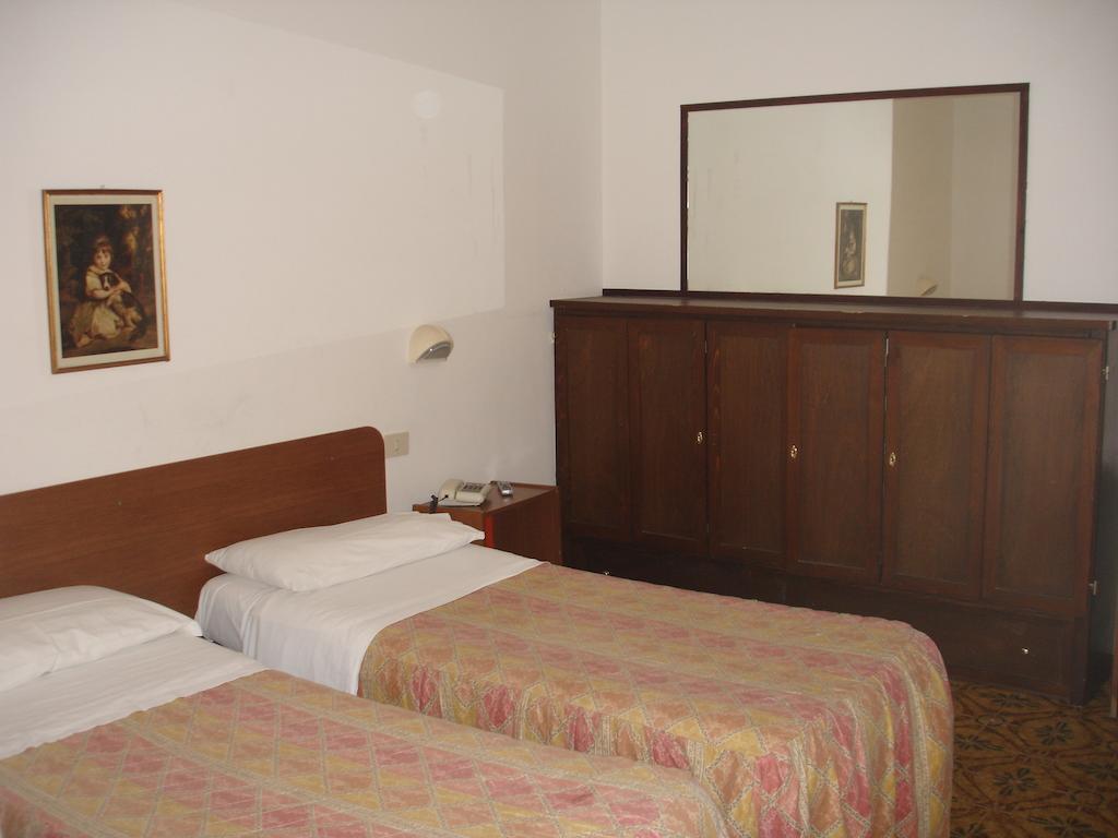 Hotel La Rusticana Giardini Naxos Room photo